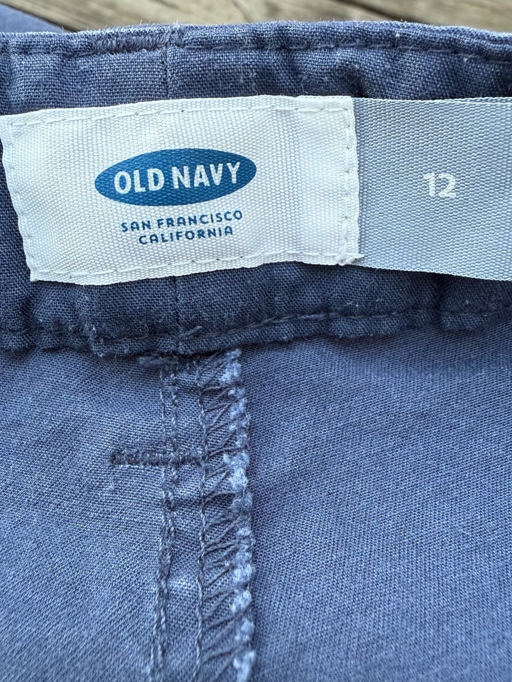 Old Navy Women's 12 Navy Blue Bermuda Shorts Blue - Picture 7 of 9